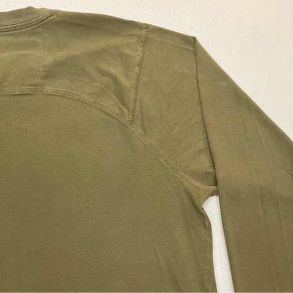 The North Face • Long Sleeve Top - Picture 10 of 12